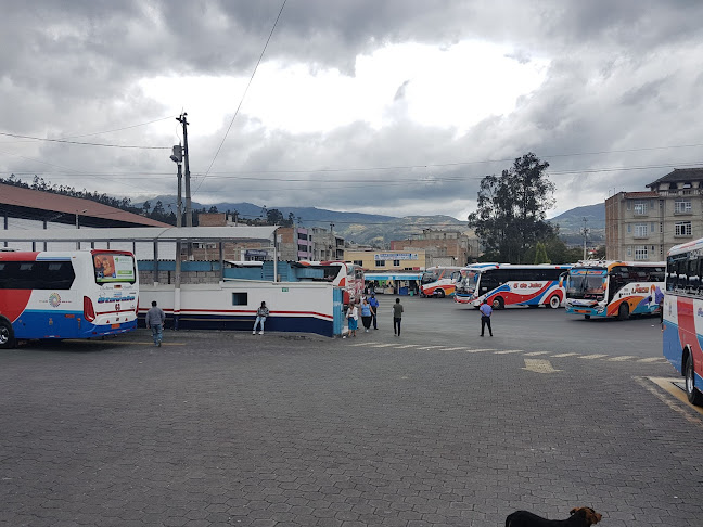 Opiniones de Terminal Terrestre De Otavalo en Otavalo - Servicio de transporte