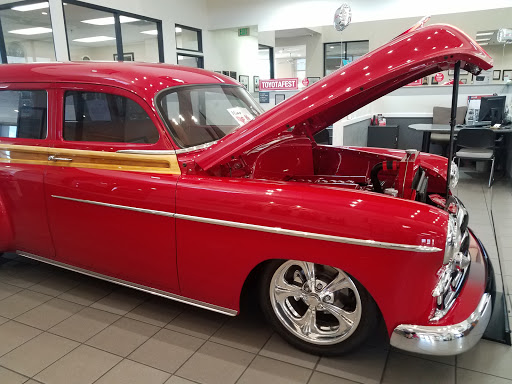 Toyota Dealer «Toyota of Glendora», reviews and photos, 1949 Auto Centre Dr, Glendora, CA 91740, USA