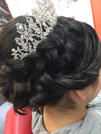 Beauty Salon «Kapo Salon», reviews and photos, 268 N Farnsworth Ave, Aurora, IL 60505, USA