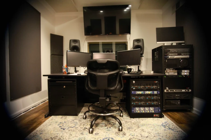 Red Line Studios, Inc. by null