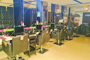 Green Trends - Unisex Hair and Beauty Salon image