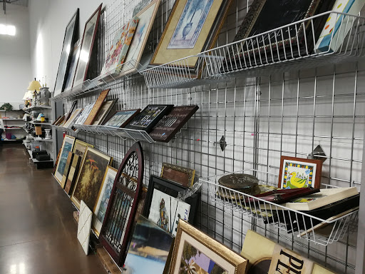 Thrift Store «Goodwill Retail Store of Chesterfield – The Valley», reviews and photos, 17355 Edison Ave, Chesterfield, MO 63005, USA