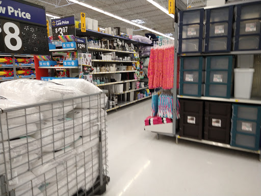 Department Store «Walmart Supercenter», reviews and photos, 814 W Bell Ave, Knoxville, IA 50138, USA