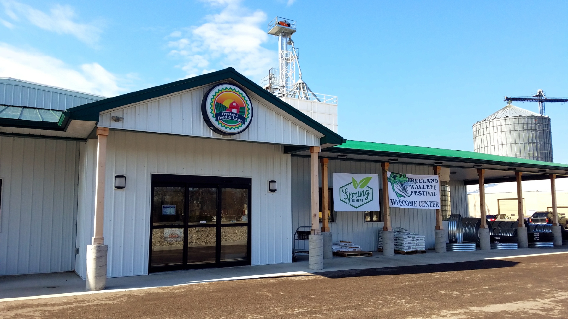 Freeland Feed & Lawn