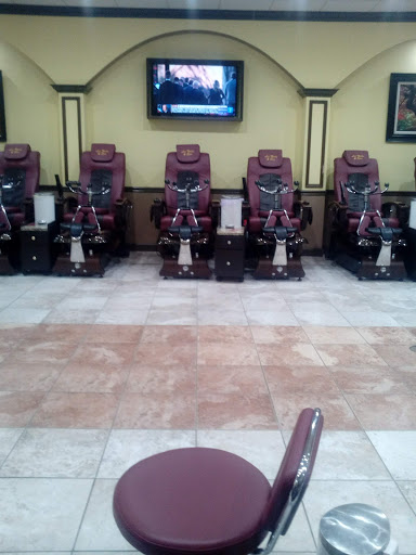 Shopping Mall «Riverdale Plaza Shopping Center», reviews and photos, 1044 W Mercury Blvd, Hampton, VA 23666, USA