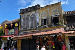 HOAN HOI AN Leather shop 21 Hoang Van Thu image