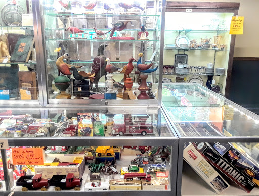 Flea Market «The Slatington Marketplace», reviews and photos, 8281 PA-873, Slatington, PA 18080, USA