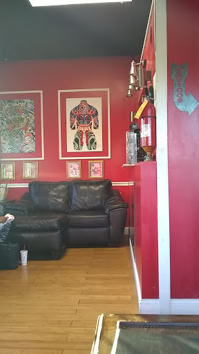 Tattoo Shop «Hollyweird Tattoos», reviews and photos, 569 GA-138, Jonesboro, GA 30236, USA