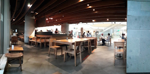 Starbucks Tunjungan Plaza 6