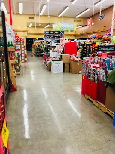 Grocery Store «Grocery Outlet Bargain Market», reviews and photos, 80 E Washington St, Petaluma, CA 94952, USA