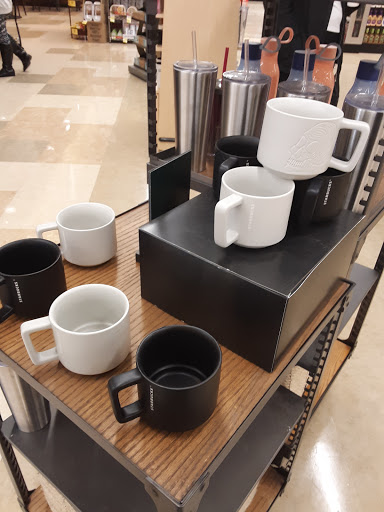 Coffee Shop «Safeway Starbucks», reviews and photos, 411 Three Rivers Dr, Kelso, WA 98626, USA