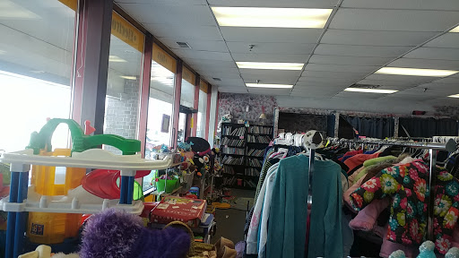 Thrift Store «Treasures Galore The Indoor Garage Sale Thrift Store», reviews and photos, 1964 Rahncliff Ct #800, Eagan, MN 55122, USA
