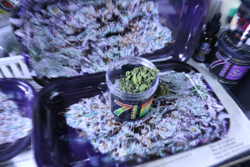 Tobacco Shop «The Hub 3 Smoke Shop», reviews and photos, 2631 NE Vivion Rd, Kansas City, MO 64119, USA