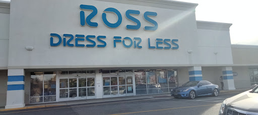 Clothing Store «Ross Dress for Less», reviews and photos, 523 S MacDade Blvd, Holmes, PA 19043, USA