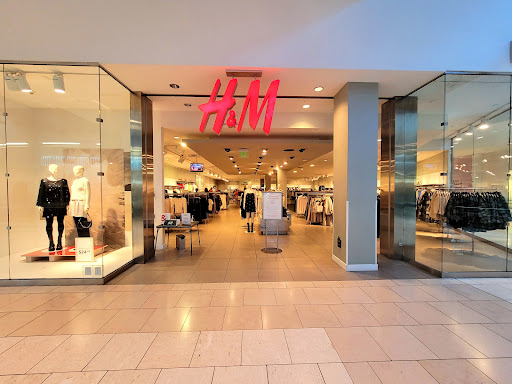 Clothing Store «H&M», reviews and photos, 400 S Baldwin Ave, Arcadia, CA 91007, USA