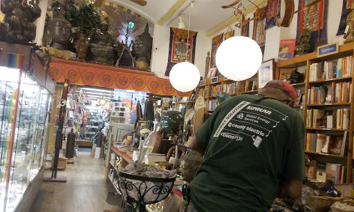 Book Store «Garland of Letters Bookstore», reviews and photos, 527 South St, Philadelphia, PA 19147, USA