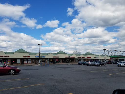 Shopping Mall «Sunrise Plaza Shopping Center», reviews and photos, 656 Wellwood Ave, Lindenhurst, NY 11757, USA