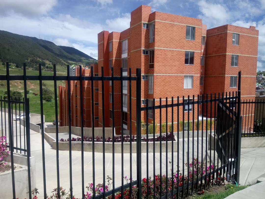 Conjunto Residencial Serranias de la Calera P.H.
