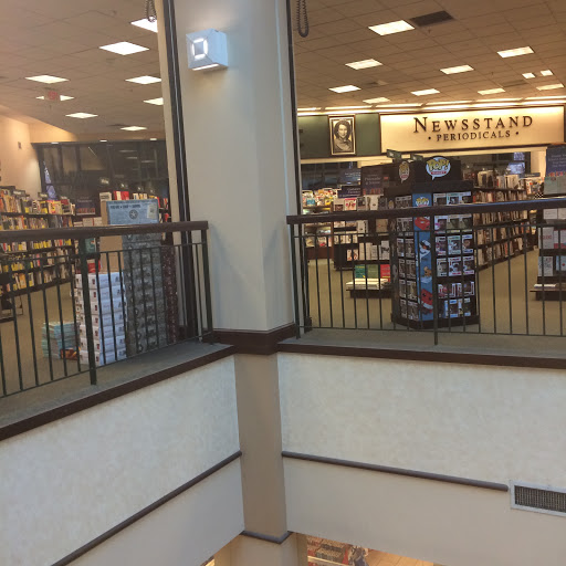 Book Store «Barnes & Noble», reviews and photos, 4801 Bethesda Ave, Bethesda, MD 20814, USA