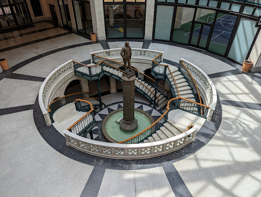 Shopping Mall «The Shops of Grand Avenue», reviews and photos, 275 W Wisconsin Ave, Milwaukee, WI 53203, USA