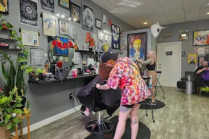 Atomic Beauty And Barber Lounge image