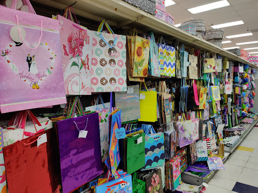 Discount Store «Dollar Castle», reviews and photos, 29880 Southfield Rd, Southfield, MI 48076, USA