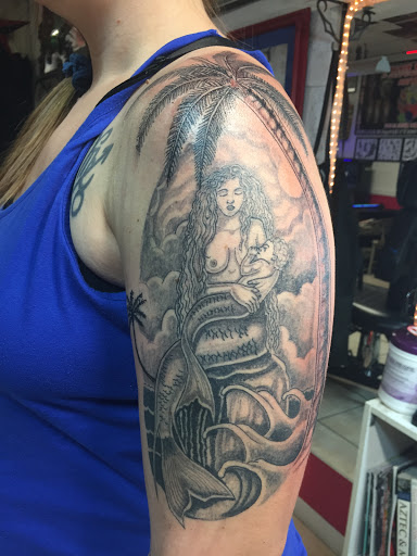 Tattoo Shop «Born Lucky Tattoo Studio», reviews and photos, 27565 S Dixie Hwy, Naranja, FL 33032, USA
