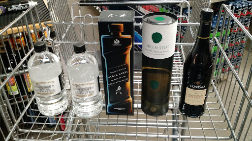 Liquor Store «Liquor City Uncorked», reviews and photos, 501 Crescent Ave, Covington, KY 41011, USA