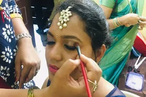 Lookss Beauty Parlour image