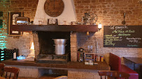 Atmosphère du La Marmite. Bistro-Restaurant traditionnel-Grill feu de bois-Couscous-Snacking.Burger. à Belan-sur-Ource - n°12
