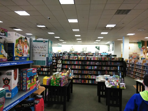 Book Store «Barnes & Noble», reviews and photos, 102 Commons Dr, Geneva, IL 60134, USA