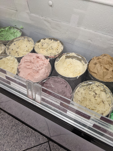 Ice Cream Shop «Carvel», reviews and photos, 324 Connecticut Ave, Norwalk, CT 06854, USA