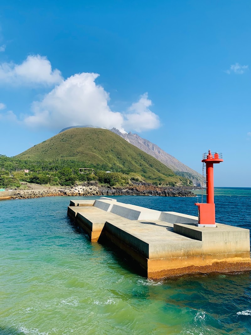 薩摩硫黄島港沖防波堤西灯台