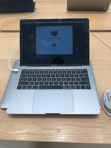 Apple Sherman Oaks image