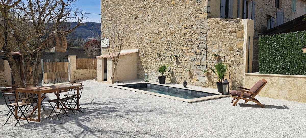 Le Mazet Sainte-Jalle - Piscine Chauffée - Location 4 personnes Vacances Week-end Maison Villa avec jardin clos en Provence à Sainte-Jalle (Drôme 26)