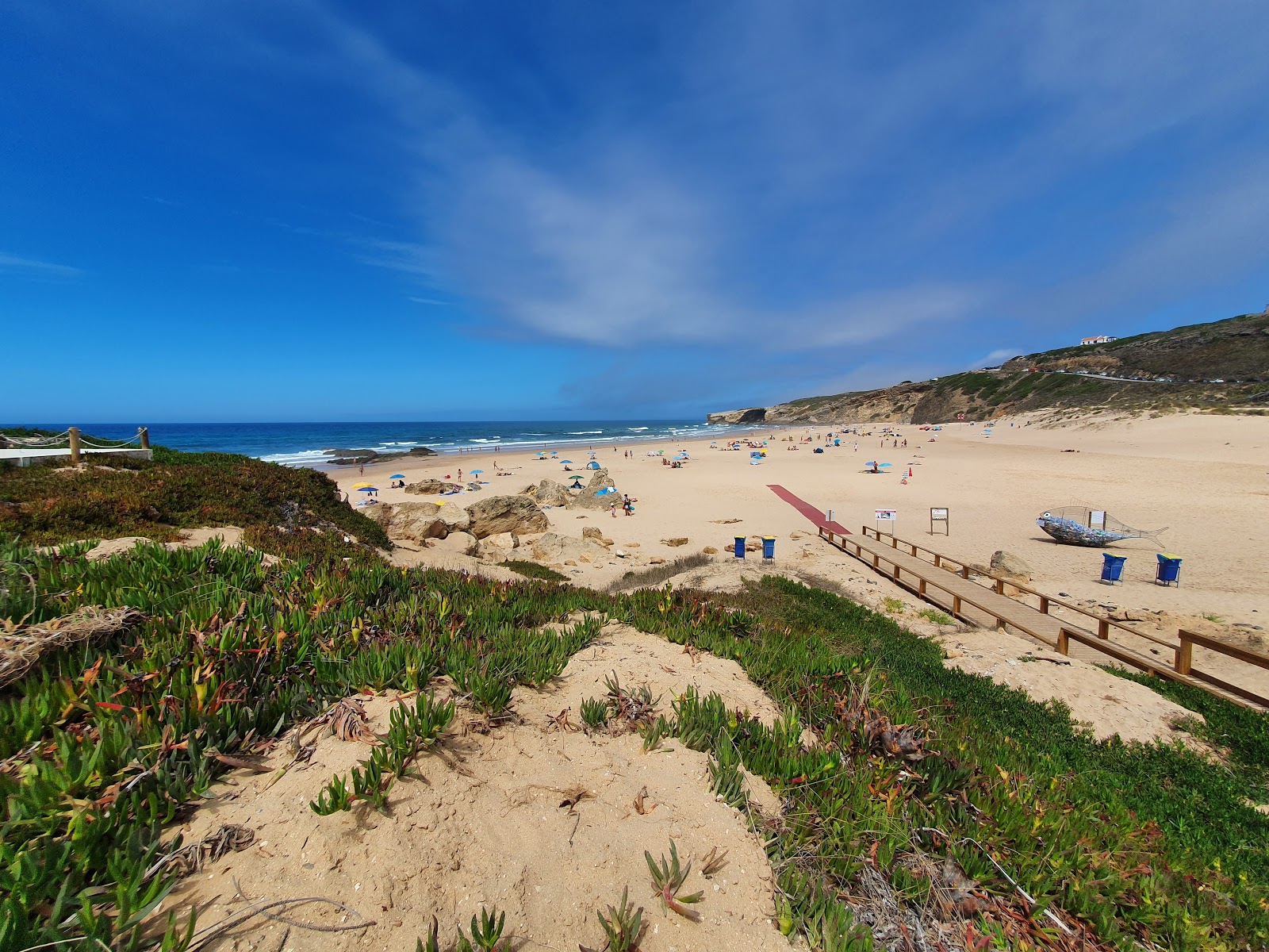 Praia de Monte Clerigo的照片 便利设施区域
