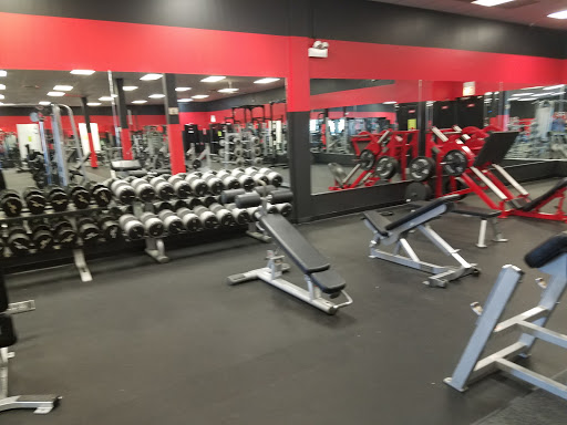 Gym «BrickHaus Fitness Gym Open 24 Hours», reviews and photos, 266 E Geneva Rd, Wheaton, IL 60187, USA