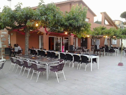 Bar Restaurant On Sempre - Plaça de la Vila, 5, 17404 Riells i Viabrea, Girona, Spain