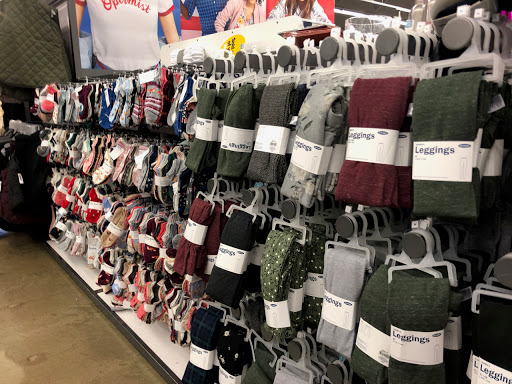 Clothing Store «Old Navy», reviews and photos, 45215 Worth Ave, California, MD 20619, USA