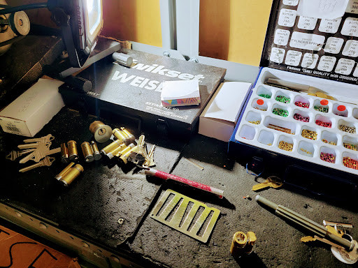 Emergency Locksmith Service «Wise Locksmith», reviews and photos, 19510 Bothell Everett Hwy, Bothell, WA 98012, USA