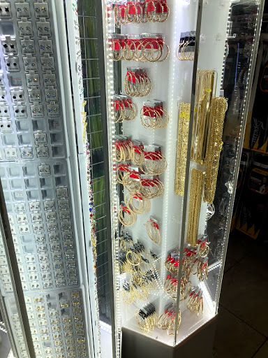 Beauty Supply Store «Uptown Beauty Mart», reviews and photos, 11411 Veterans Memorial Dr, Houston, TX 77067, USA