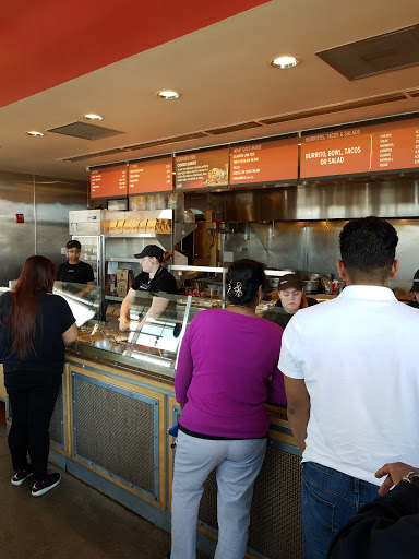 Mexican Restaurant «Chipotle Mexican Grill», reviews and photos, 940 S Waukegan Rd, Waukegan, IL 60085, USA