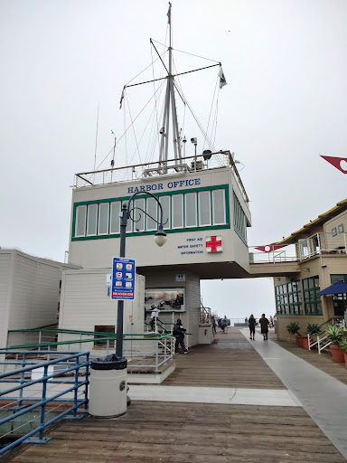 Pet Supply Store «Unleashed by Petco», reviews and photos, 1402 Wilshire Blvd, Santa Monica, CA 90403, USA