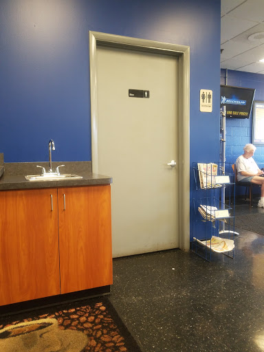 Tire Shop «Tireman Auto Service Centers», reviews and photos, 532 Illinois Ave, Maumee, OH 43537, USA