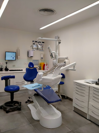 Clínica Dental Milenium Aragó - Sanitas en Palma