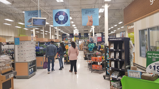 Pet Supply Store «Petco Animal Supplies», reviews and photos, 2617 196th St SW #141, Lynnwood, WA 98036, USA