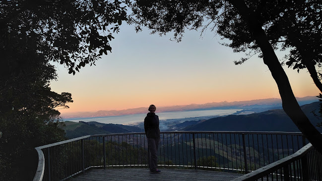 Hawkes Lookout Parking - Motueka