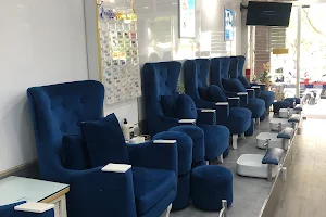 Trang Nail Care & Beauty 3 - Tiệm nail chất lượng nhất quận 7 image