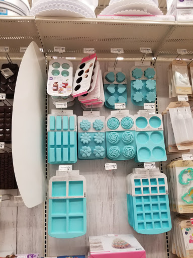 Craft Store «Michaels», reviews and photos, 465 River Rd, Edgewater, NJ 07020, USA