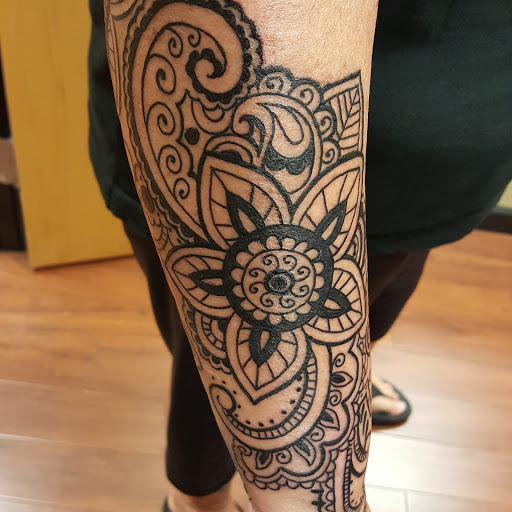 Tattoo Shop «Sacred Society Tattoo», reviews and photos, 2095 N Dobson Rd #6, Chandler, AZ 85224, USA